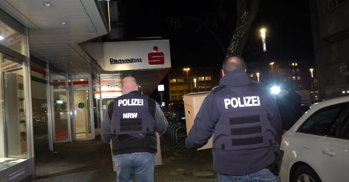 Welle-von-Betrugsanrufen-nach-Gelsenkirchener-Bank-Einbruch