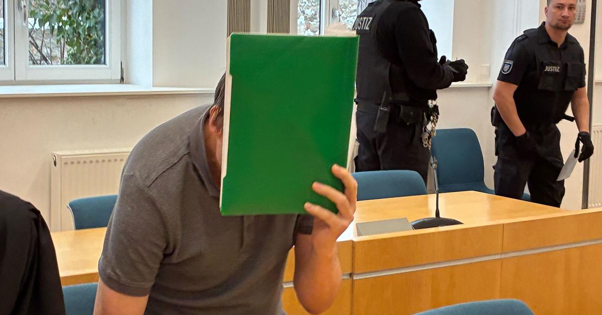 Mehr-als-vier-Jahre-Haft-f-r-Ex-Lehrer-nach-Missbrauch