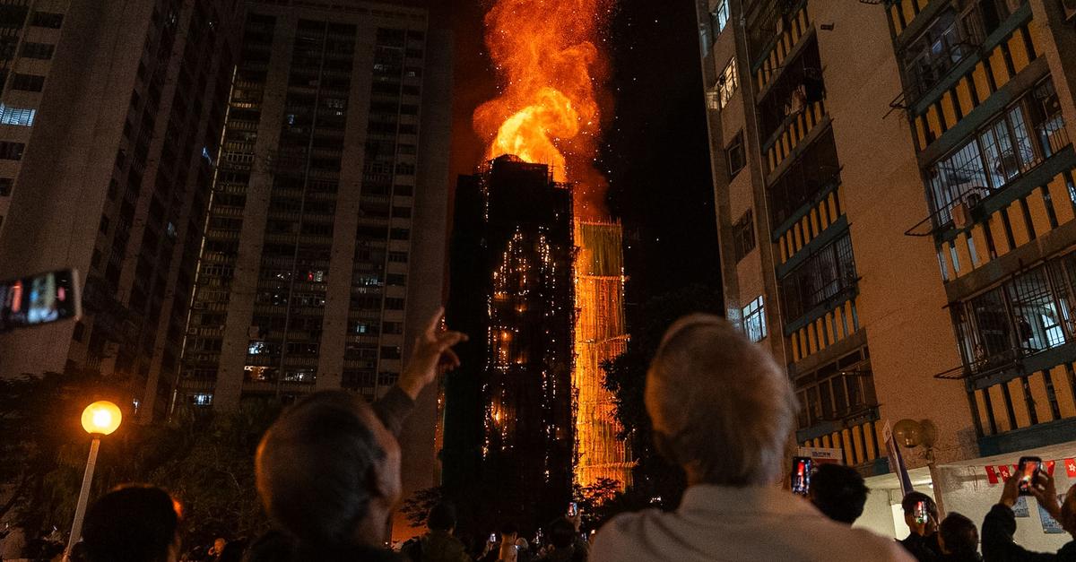 Mindestens-55-Tote-Hongkong-trauert-um-Gro-brand-Opfer