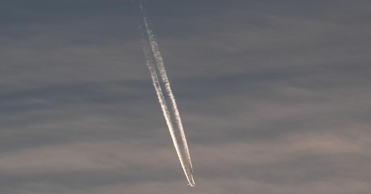 Flugzeug-mit-elf-Menschen-in-Indonesien-vermisst