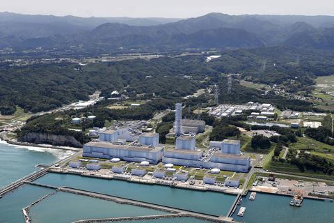 Das Atomkraftwerk Fukushima Daiichi des Energieunternehmens Tokyo Electric Power Company Holdings Inc. (TEPCO) von einem Hubschrauber aus aufgenommen.  Foto: dpa