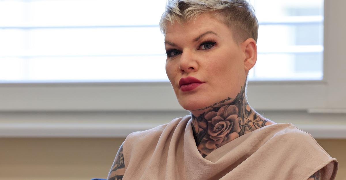 Melanie-M-ller-k-mpft-vor-Gericht-gegen-Urteil-zu-Hitlergru-