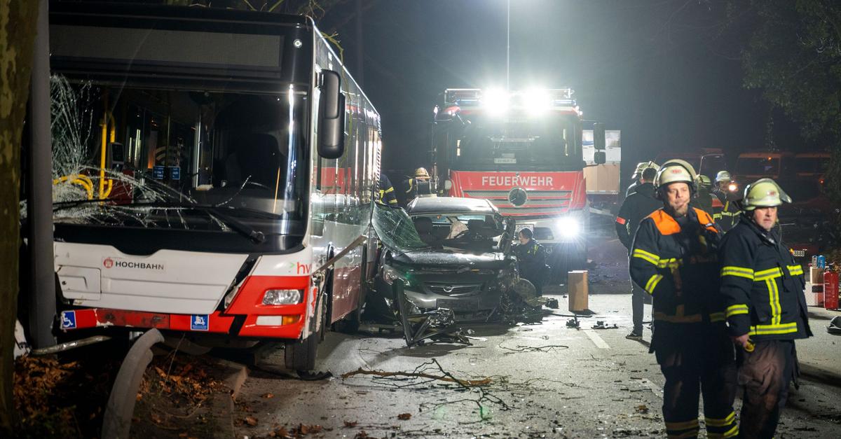 Flucht-vor-Polizei-endet-mit-sieben-Verletzten-in-Hamburg