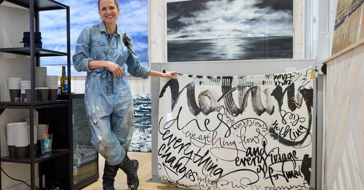 Eleganz-in-Tinte-Kalligraphin-schreibt-f-r-Chanel-Co-