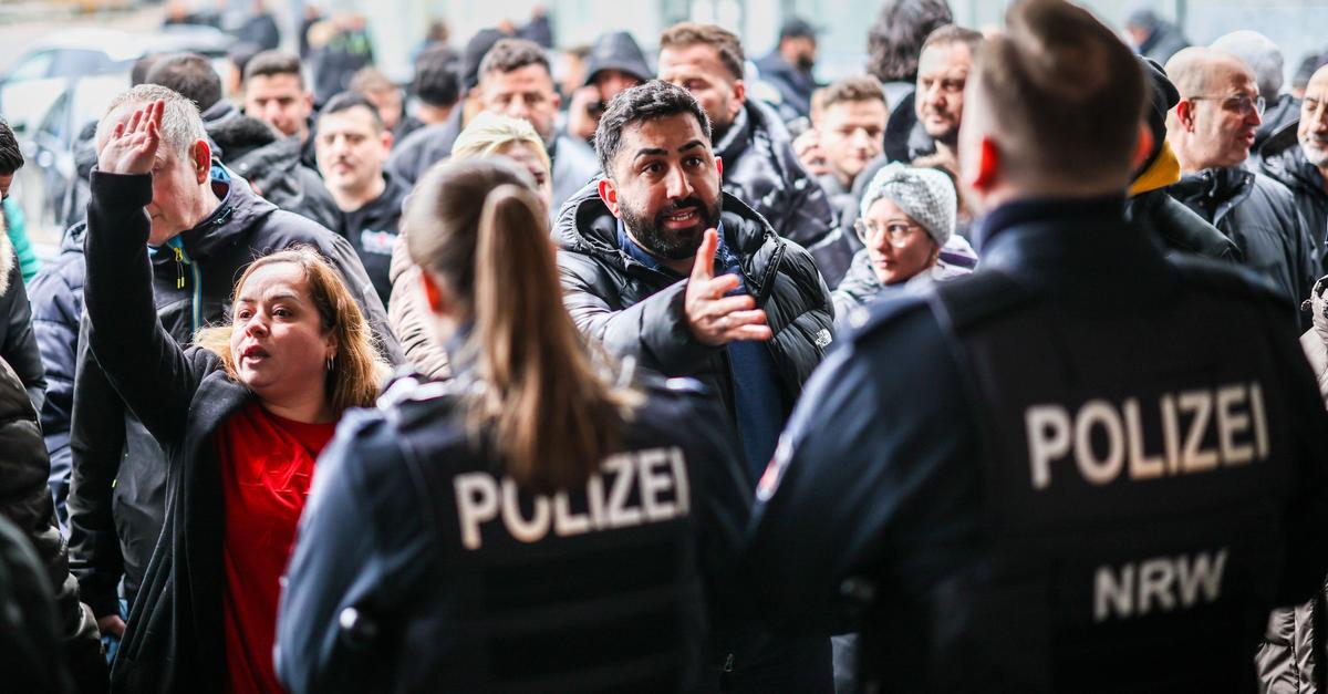 Sparkassen-Einbruch-Polizei-vernimmt-Tausende-Opfer