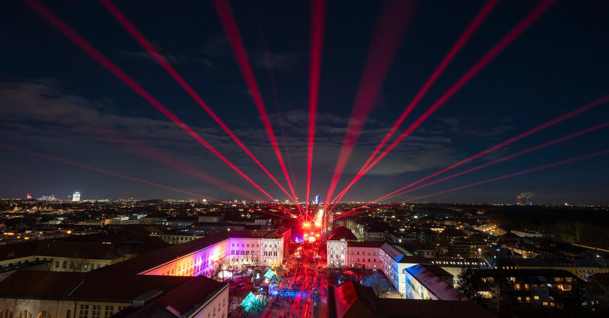 10-000-feiern-friedlich-Silvester-auf-M-nchens-Ludwigstra-e