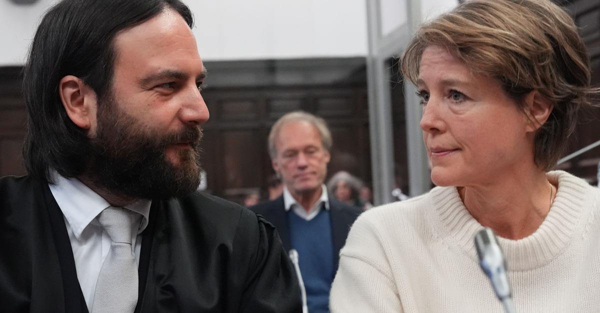 Treffen-der-Entf-hrer-mit-Block-Angeklagter-ndert-Angaben