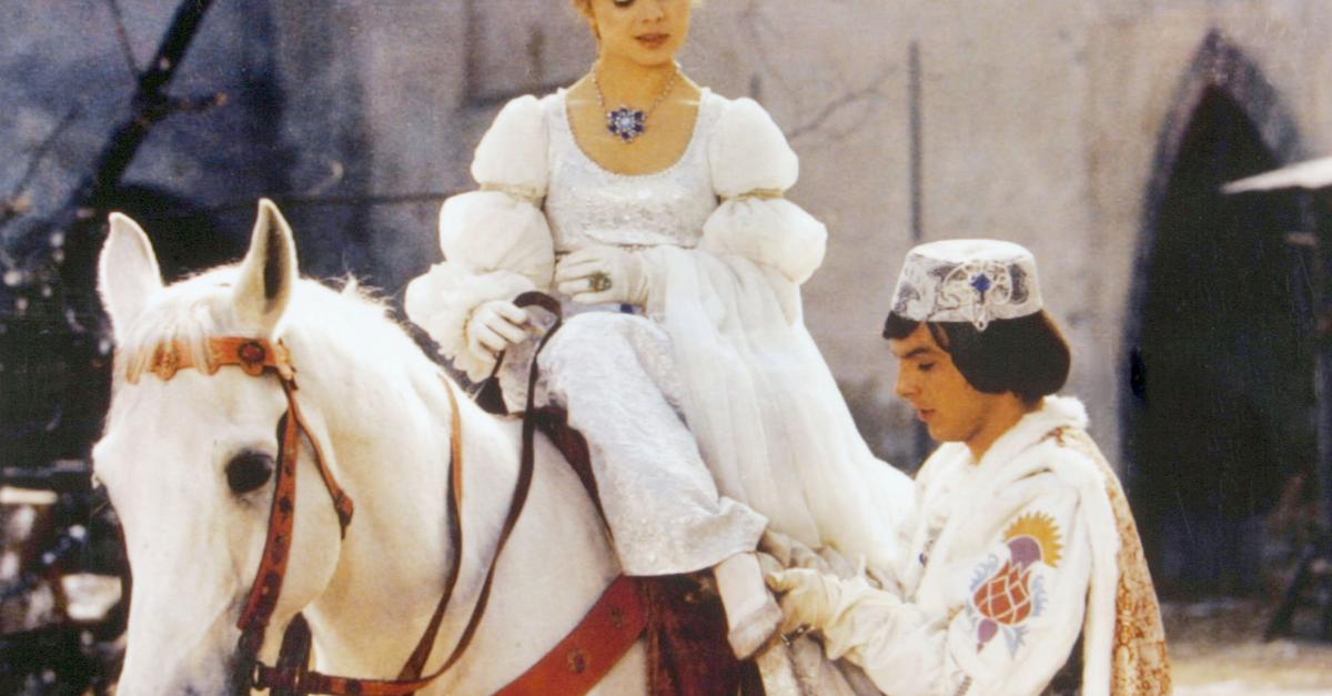 -Haseln-sse-f-r-Aschenbr-del-Emanzipierte-M-rchenfigur