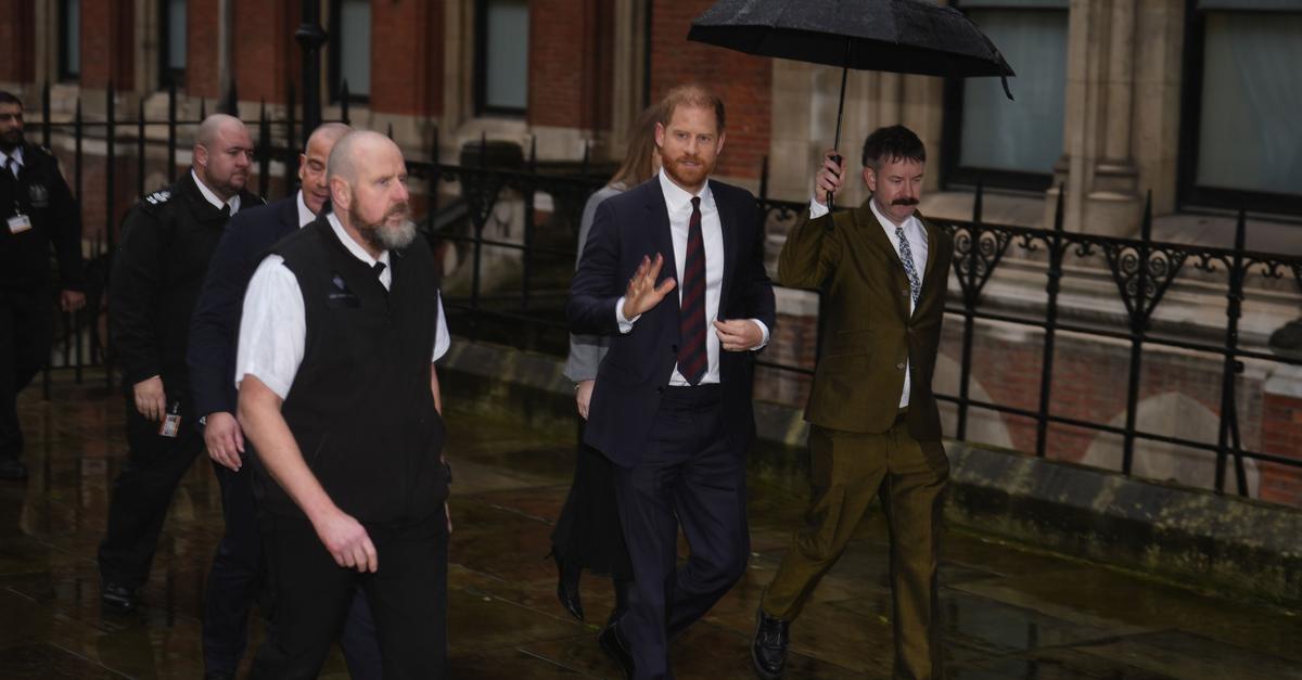 Klage-gegen-Daily-Mail-Angespannter-Harry-im-Kreuzverh-r