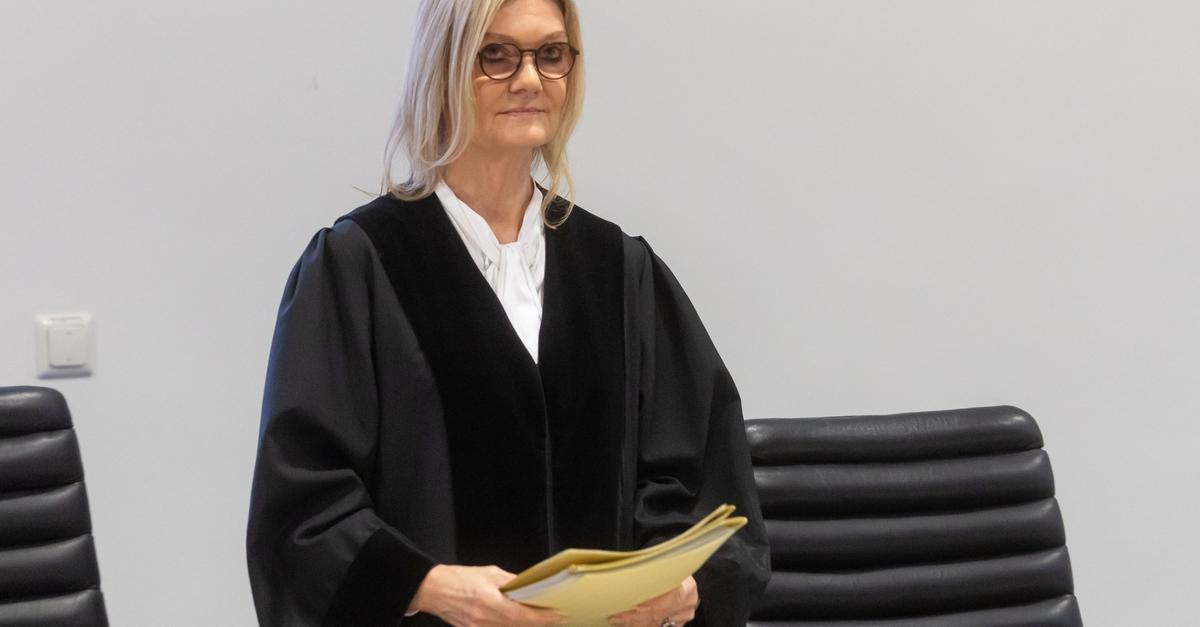 Angriff-auf-Journalisten-in-Th-ringen-Angeklagte-schweigen