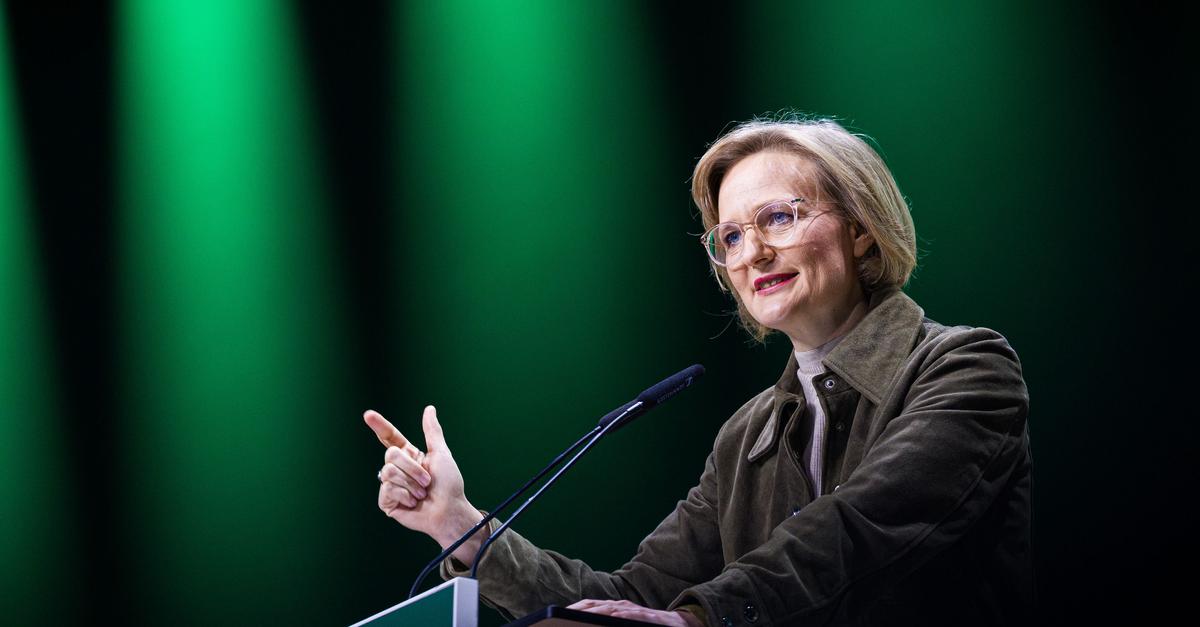 Die-Gr-nen-ringen-um-ihren-Kurs