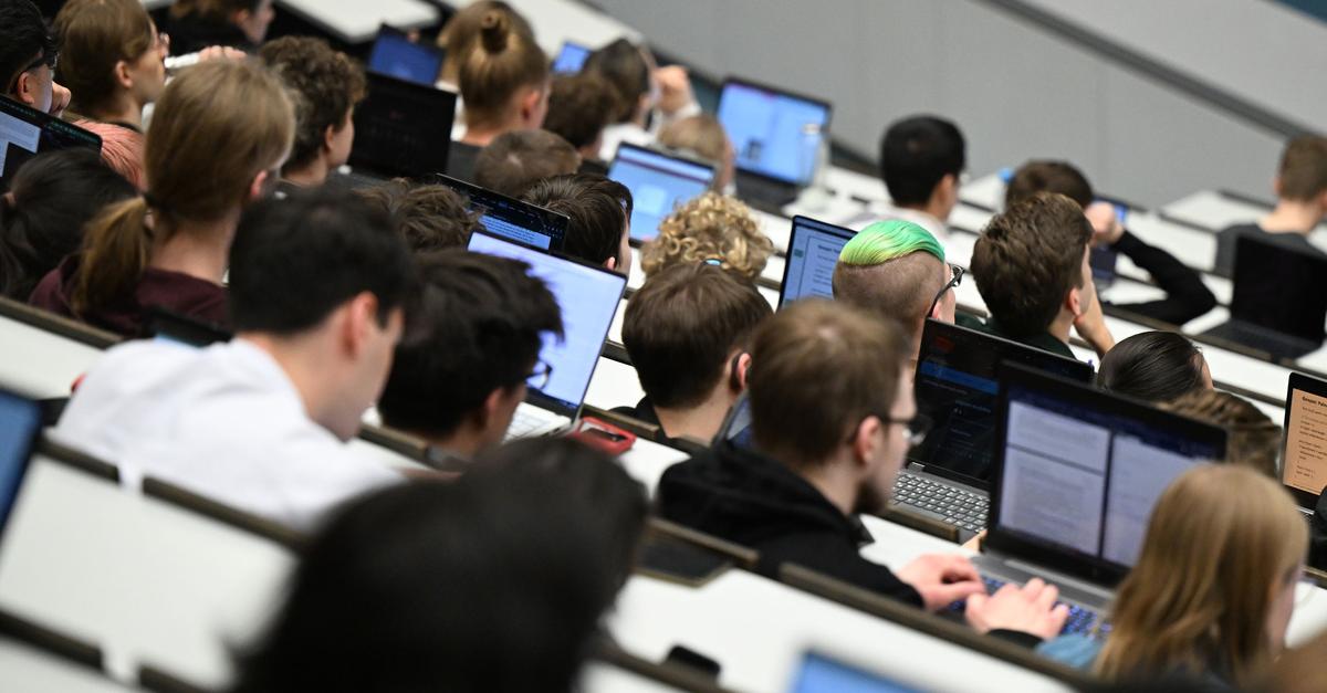 Zahl-der-Hochschulabschl-sse-steigt-leicht