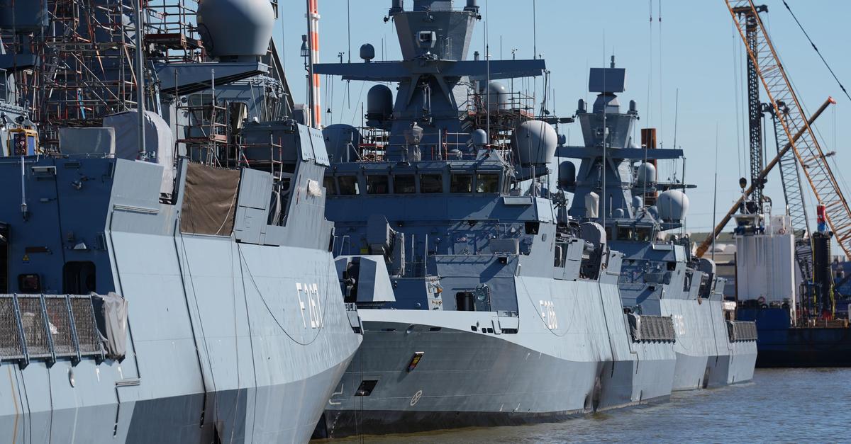 Sabotageversuch-an-Marineschiff-Strahlkies-im-Motorblock