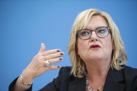 Eva Högl (SPD), Wehrbeauftragte des Bundestages, bezeichnet Mängel und materielle Defizite bei den Einsätzen der Bundeswehr als „alarmierend“. Foto: dpa