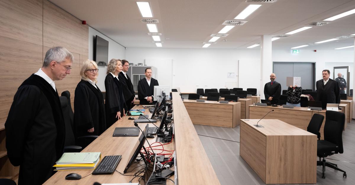 NSU-Terroristin-Zsch-pe-Ich-sch-me-mich-