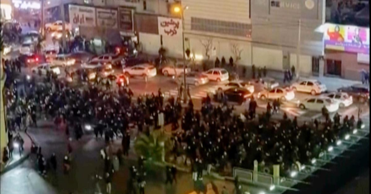 Weitere-Proteste-in-iranischen-Millionenmetropolen