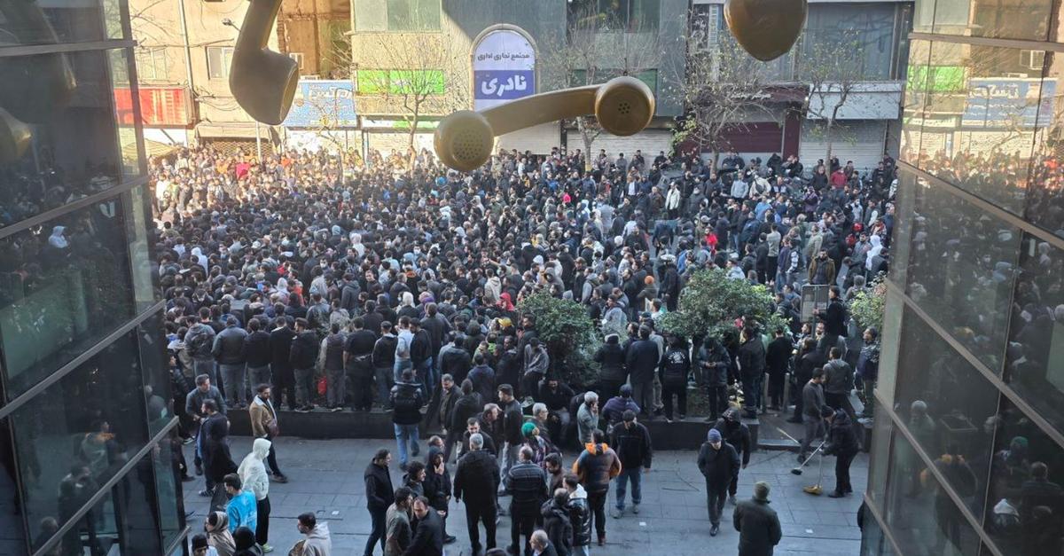 Iran-Proteste-auch-in-Millionenstadt-Maschhad-Wie-Krieg-