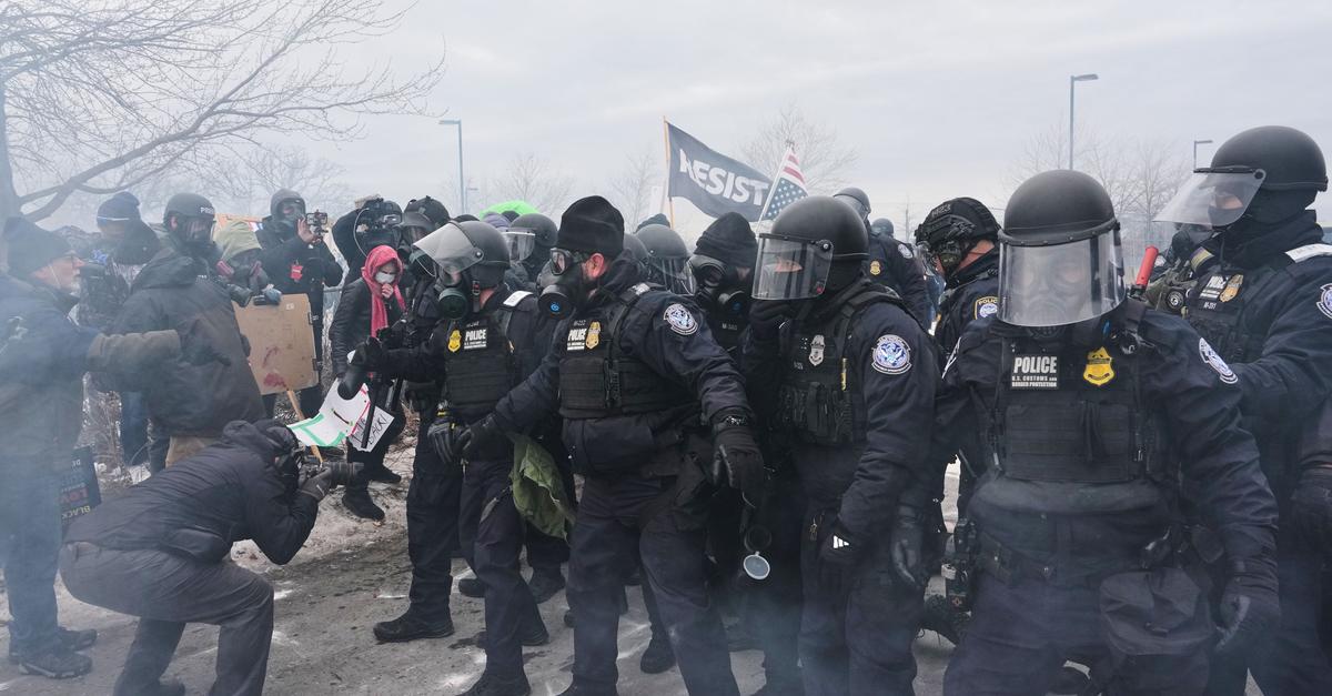 ICE-und-US-Grenzschutz-Wer-steckt-hinter-den-Beh-rden-