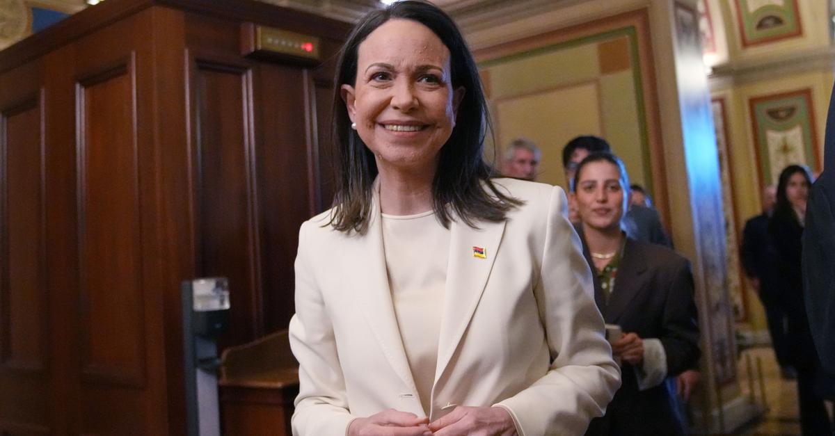 Machado-Habe-Trump-Nobelpreis-Medaille-berreicht