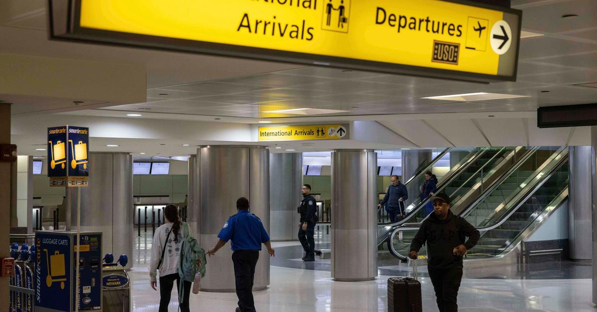 USA-setzen-bestimmte-Visaverfahren-f-r-75-L-nder-aus