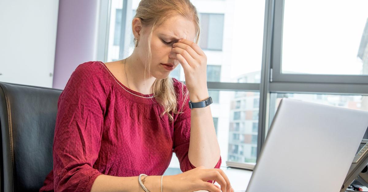 Bildschirmarbeit-Was-R-cken-Augen-und-Kopf-guttut