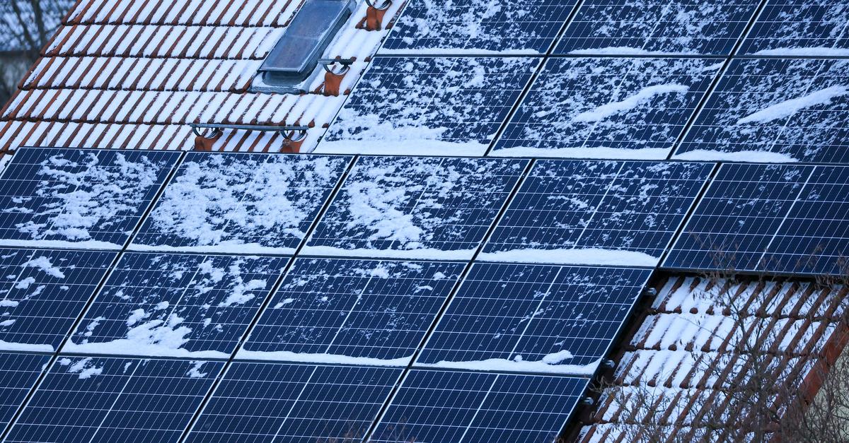Im-Winter-Soll-ich-den-Schnee-von-der-Solaranlage-r-umen-