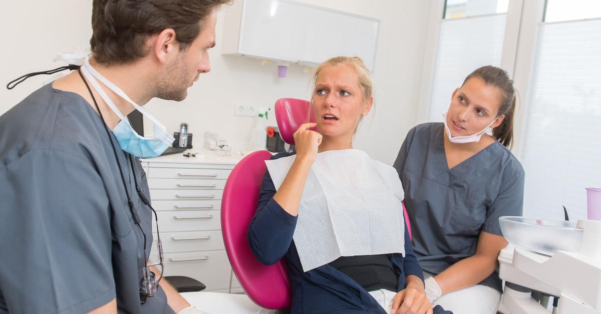 Hilfe-meine-Z-hne-lockern-sich-Woran-das-liegen-kann