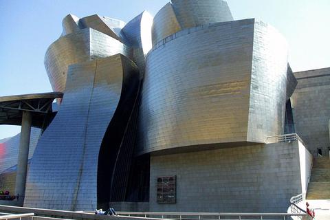 Die wohl berühmteste Sehenswürdigkeit in Bilbao: das Guggenheim-Museum. Foto: Wikimedia Commons/Zarateman