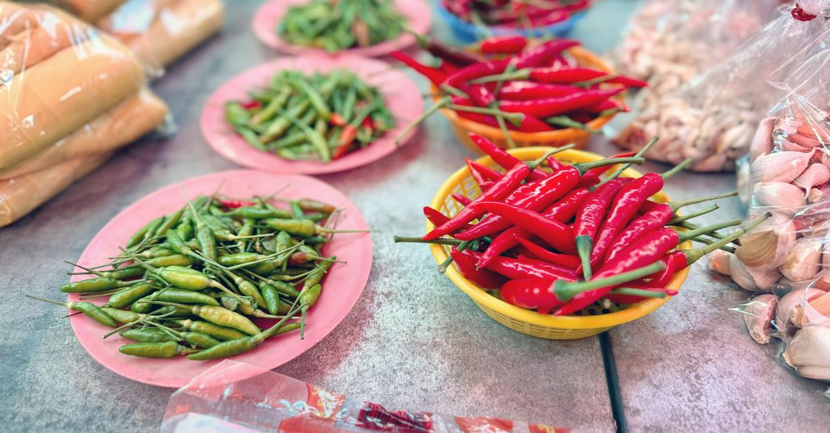 Thai-Kochkurs-f-r-Urlauber-Klopf-das-Zitronengras-