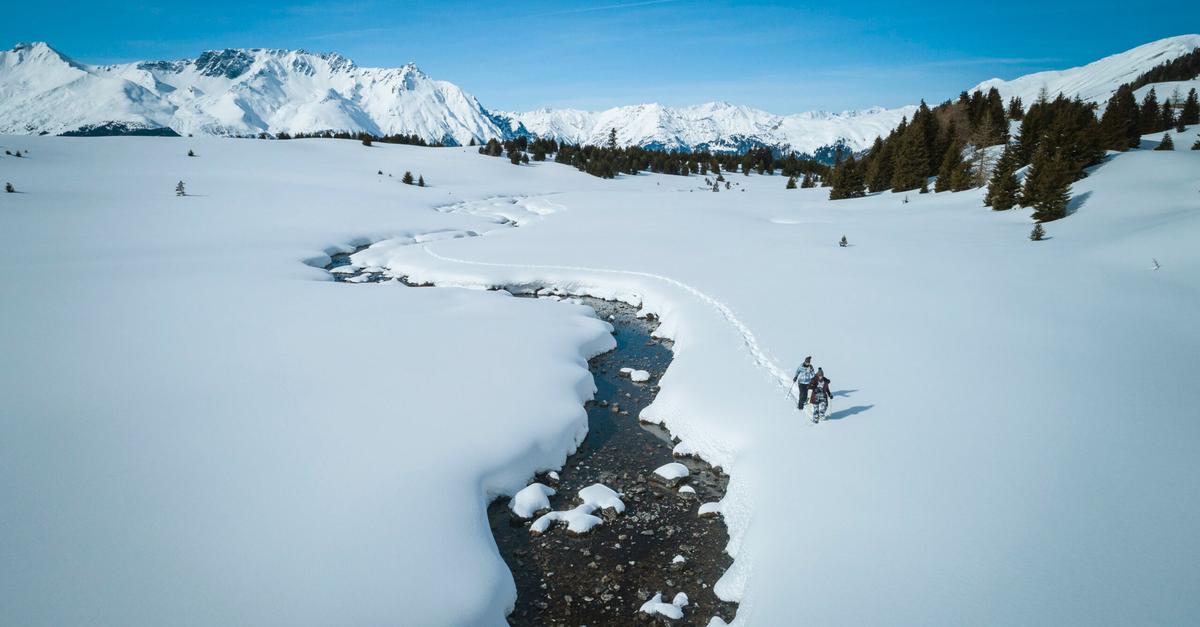 Grenzwandern-mit-Panorama-am-Reschenpass