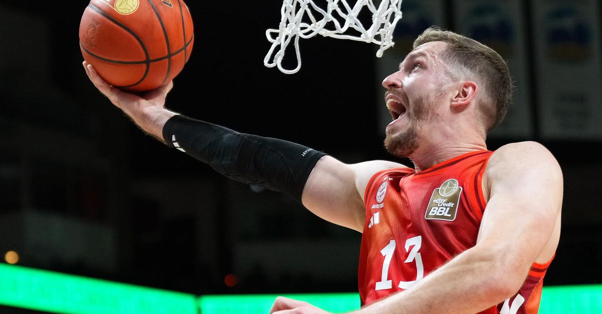 Obst-f-hrt-Bayern-Basketballer-zum-Sieg-gegen-Athen