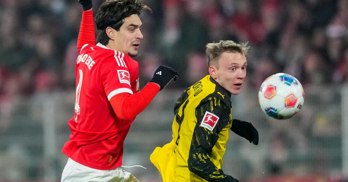 3-0-bei-Union-Kampfstarke-Dortmunder-nutzen-Bayern-Patzer