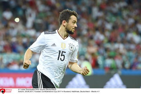 Amin Younes, hier beim Jubel nach seinem Treffer beim Confed Cup 2017 in Russland im Halbfinale Deutschland - Mexiko, verstärkt die Frankfurter Eintracht. Foto: Witters