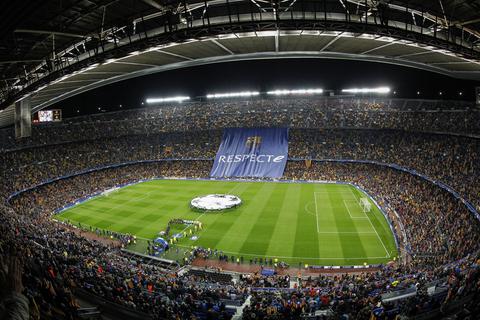 Das Auswärtsspiel in der Europa League gegen den FC Barcelona ist für viele Fans der Eintracht ein absolutes Highlight. Foto: dpa