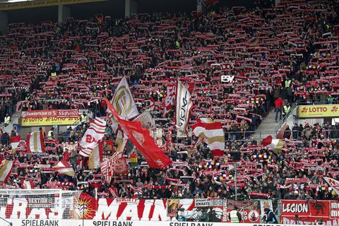 Die Ultras von Mainz haben angekündigt zum Spiel gegen Dortmund wieder gemeinsam ins Stadion zurückzukehren. Archivfoto: Sascha Kopp
