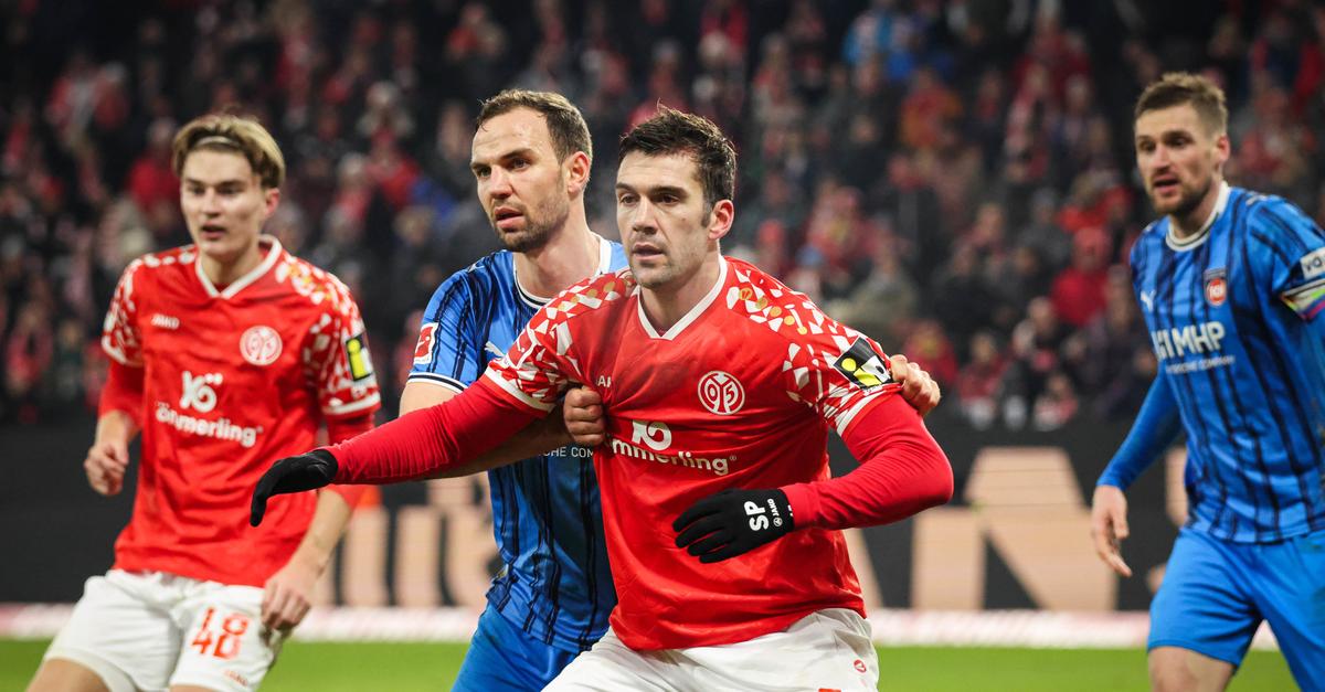 Mainz-05-Stefan-Bell-vor-Sprung-in-edlen-300er-Club