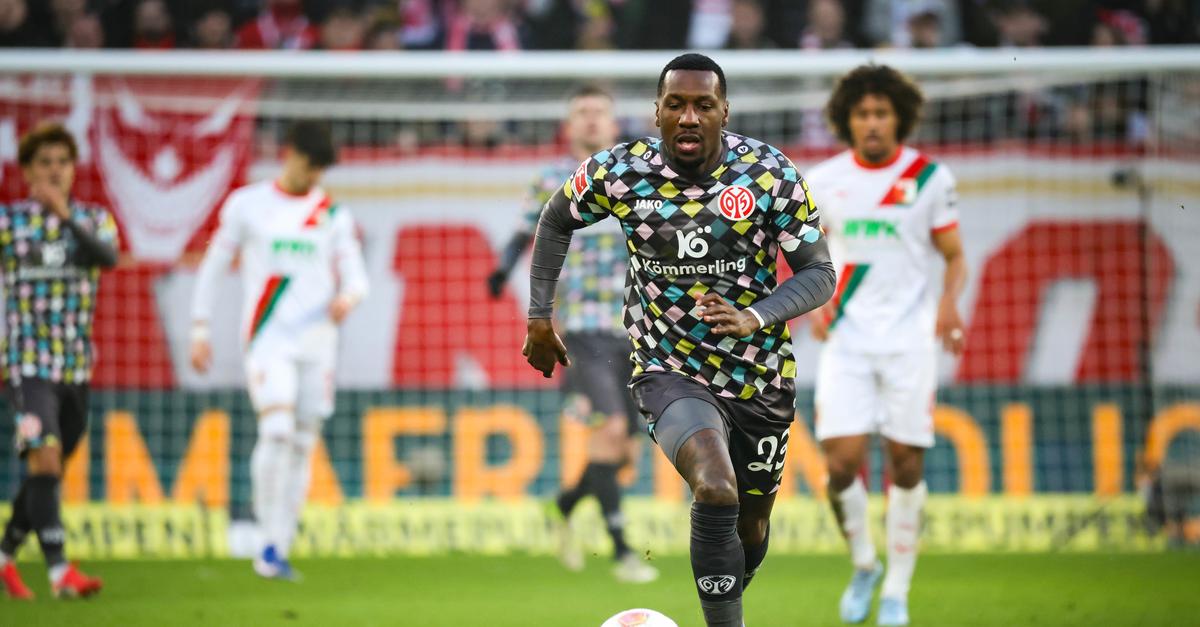 Sheraldo-Becker-Hei-auf-einen-Spiderman-Jubel-f-r-Mainz-05