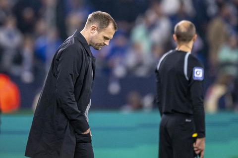 Frust am Mittwochabend: 05-Trainer Bo Svensson von Mainz reagiert enttäuscht.