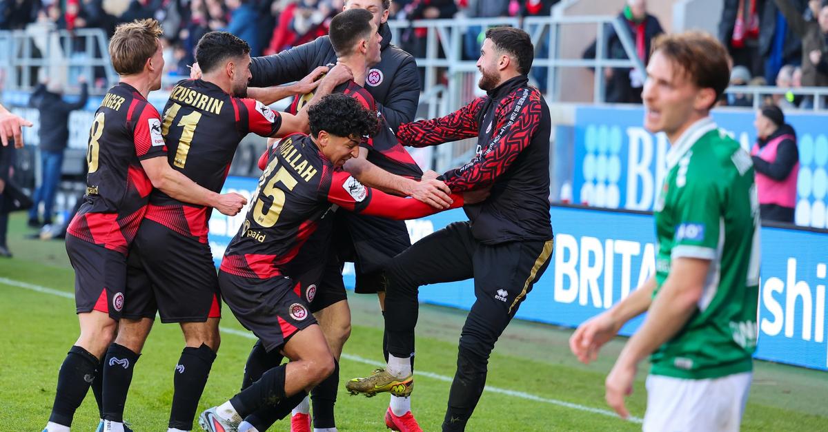 Erster-Profi-Treffer-f-r-Ati-Allah-beim-SVWW-Sieg