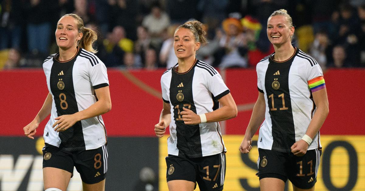 DFB-Frauen-in-Dresden-gegen-Slowenien