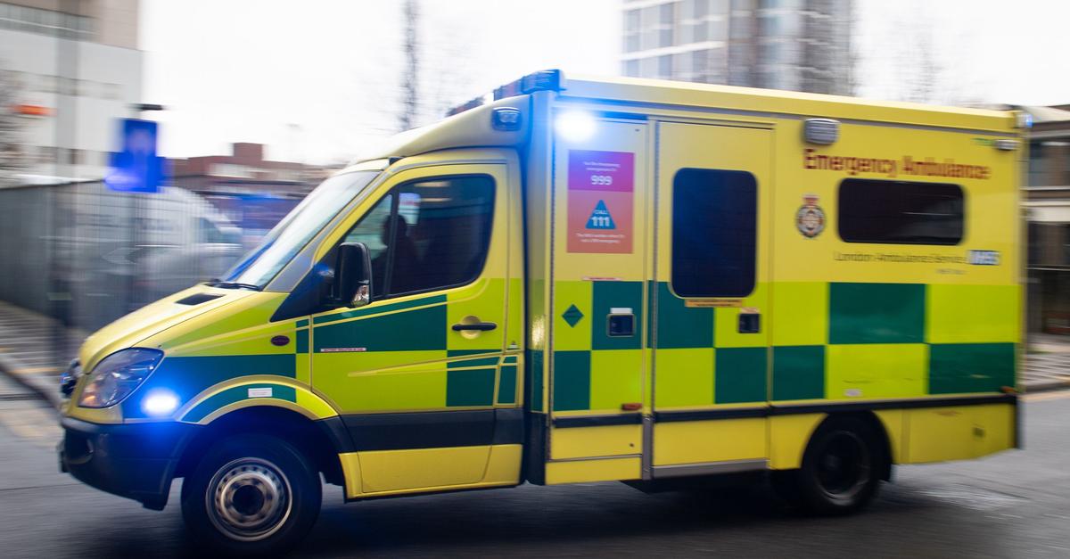 Fu-ballfan-stirbt-nach-Notfallbehandlung-auf-der-Trib-ne