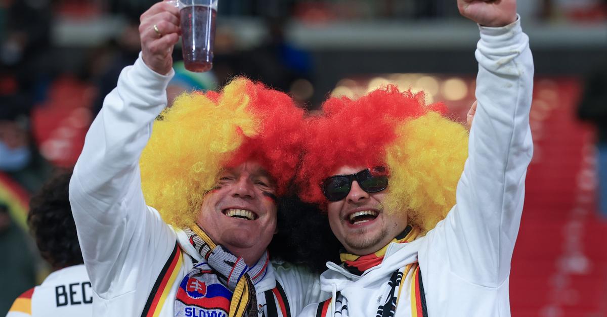 WM-Fans-m-ssen-sich-beeilen-Drittes-Ticket-Fenster-schlie-t