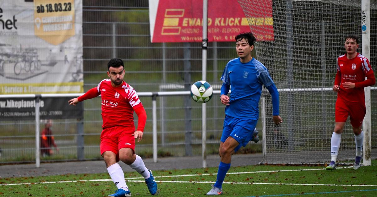 Bezirksliga-Marc-Pokorny-l-sst-TuS-W-rrstadt-jubeln
