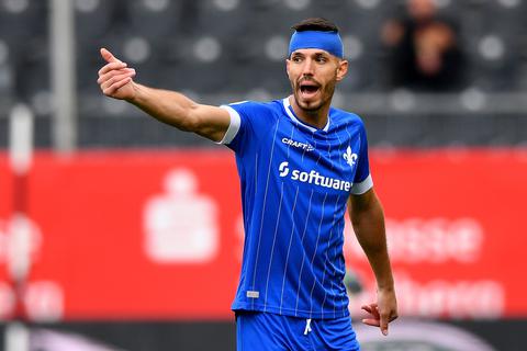 Lilien-Anführer Klaus Gjasula wird gegen Schalke wohl wieder in die Startelf zurückkehren.  Foto: Jan Hübner