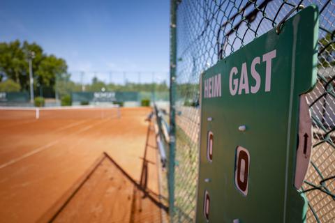 Tennis unter freiem Himmel gehört zu den Sportarten, die durch die Lockerung der Corona-Beschränkungen wieder ausgeübt werden dürfen. Foto: Sascha Kopp
