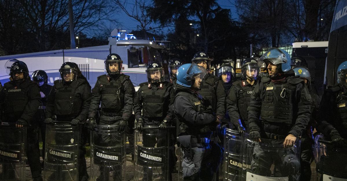 Krawalle-bei-Demonstration-in-Mailand