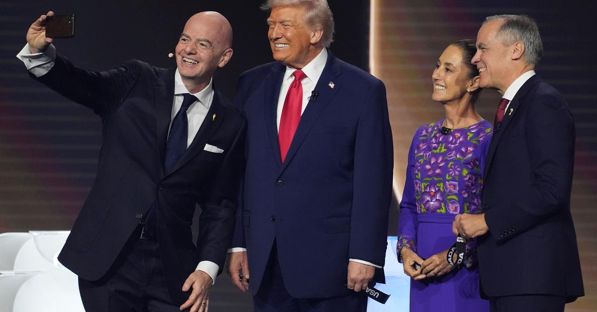 Die-Unterwerfung-des-Fu-balls-Infantinos-Trump-Falle