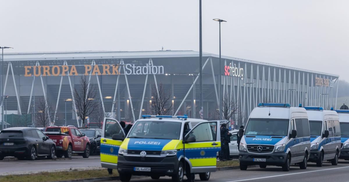 Sieg-im-Hochrisikospiel-Freiburg-vorzeitig-im-Achtelfinale