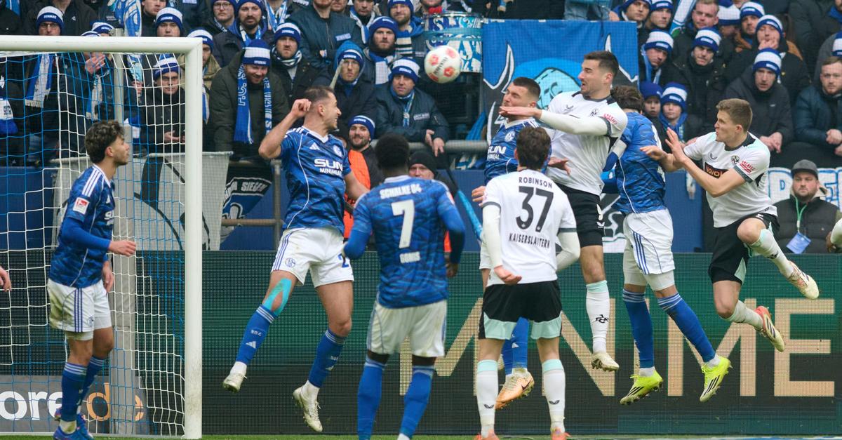 Dzeko-trifft-bei-Schalke-Deb-t-2-2-gegen-Kaiserslautern