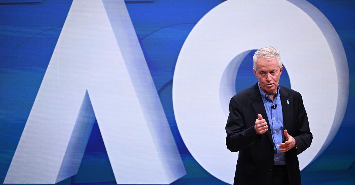 Tennis-Bosse-zeigen-Verst-ndnis-f-r-Kamera-rger-der-Profis